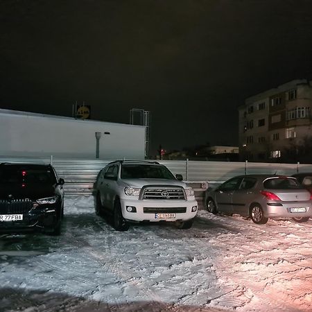 Mall Luxury Apartments Bacău Exterior foto